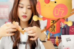 娱乐吃瓜酱直播间,揭秘娱乐圈幕后故事，带你领略明星真实生活